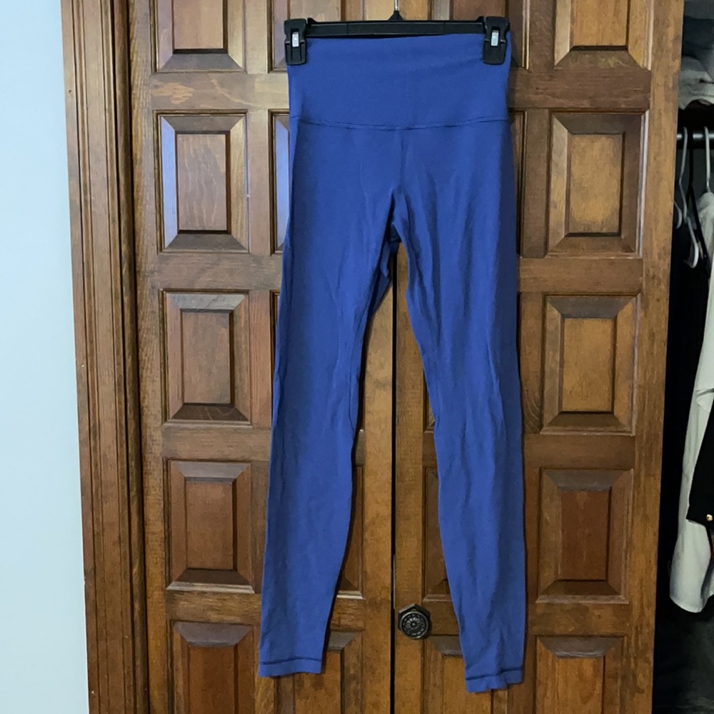 Lululemon Align 28” Legging. Blue size 4